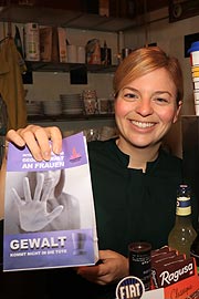 Grünen Vorsitzende Katharina Schulze ist Schirmherrin der Aktion "Gewlt kommt nicht in die Tüte" (ªFoto: Martin Schmitz)